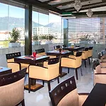 Oxford 4* Tirana