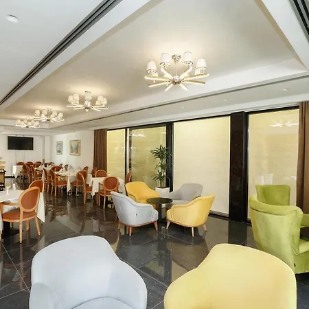 Oxford 4* Tirana
