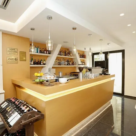 Oxford Hotell Tirana