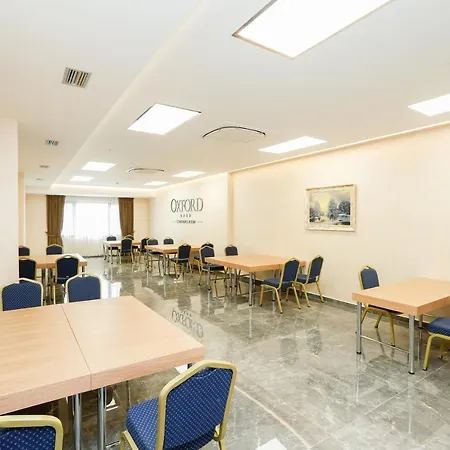 Oxford 4* 地拉那
