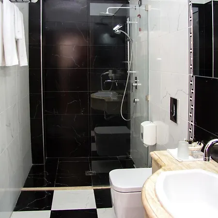 Oxford Hotel 4*